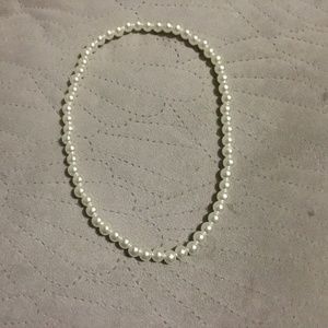 White pearl necklace ⚪️